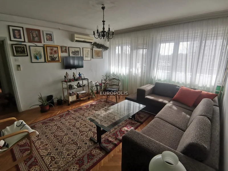 Bulevar Arsenija Čarnojevića, Blok 33, Novi Beograd